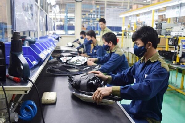 Xuất Khẩu Lao Động Nhật Bản – Kiểm Tra Linh Kiện Ô Tô